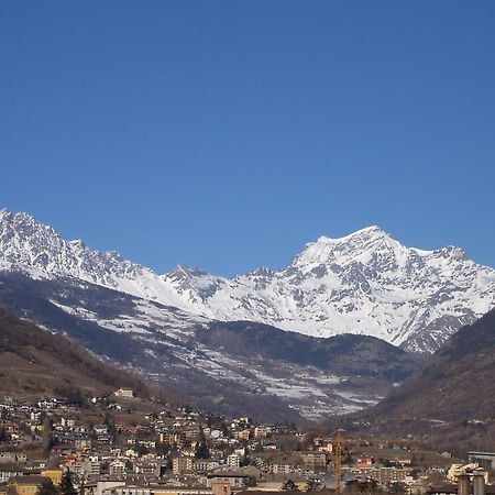 Hotel Miage Aosta Buitenkant foto